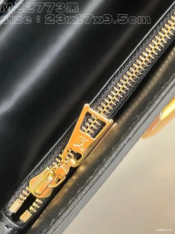 WIS VUITTON MM LOUIS TWIST 0606